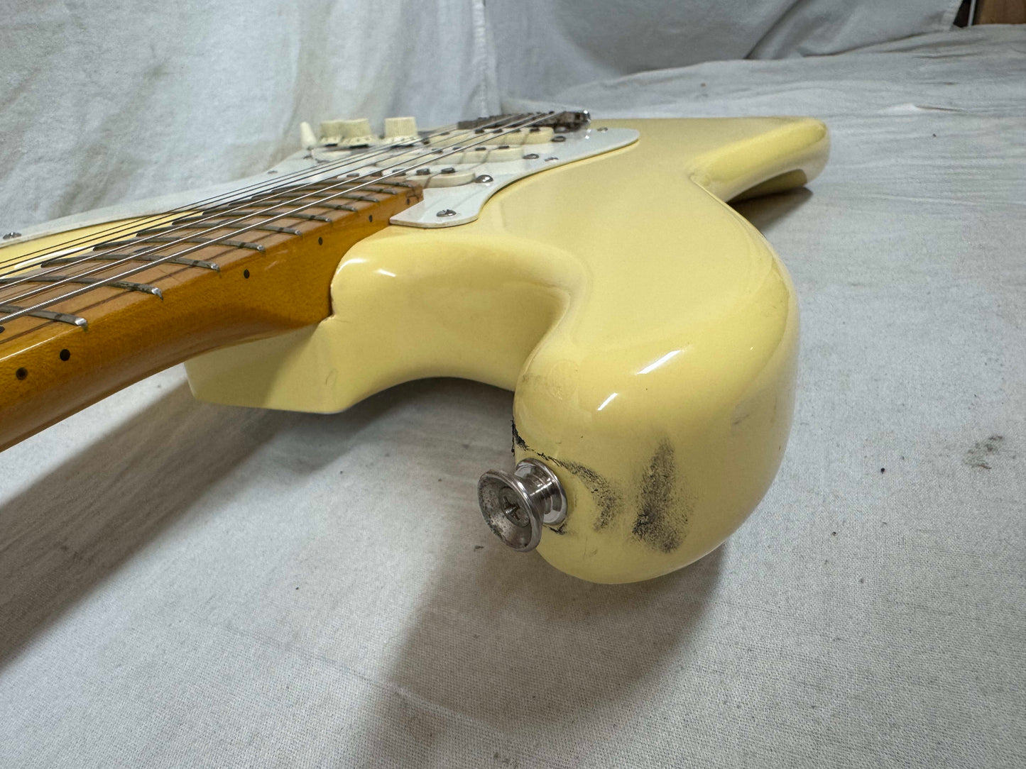 Fender Stratocaster Guitar with Case - CIJ mij Crafted In Japan 2002 - 2004