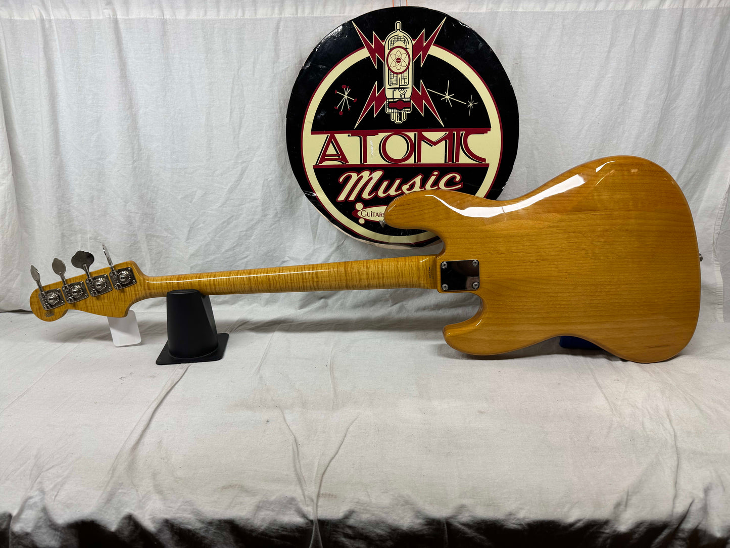 Fender Jazz Bass 4-string J-Bass - photo - Foto Flame - MIJ Made In Japan 1994 - 1995