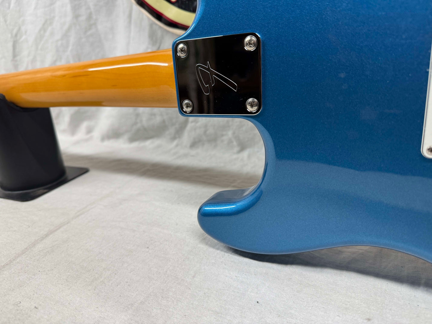 Fender Traditional '60s Stratocaster Guitar - MIJ Made In Japan 2023 - Lake Placid Blue / Rosewood fingerboard
