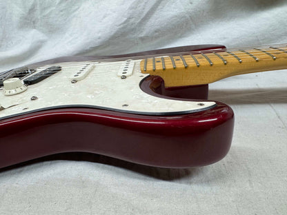 Fender American Standard Stratocaster Guitar 1995 - Candy Apple Red / Maple neck