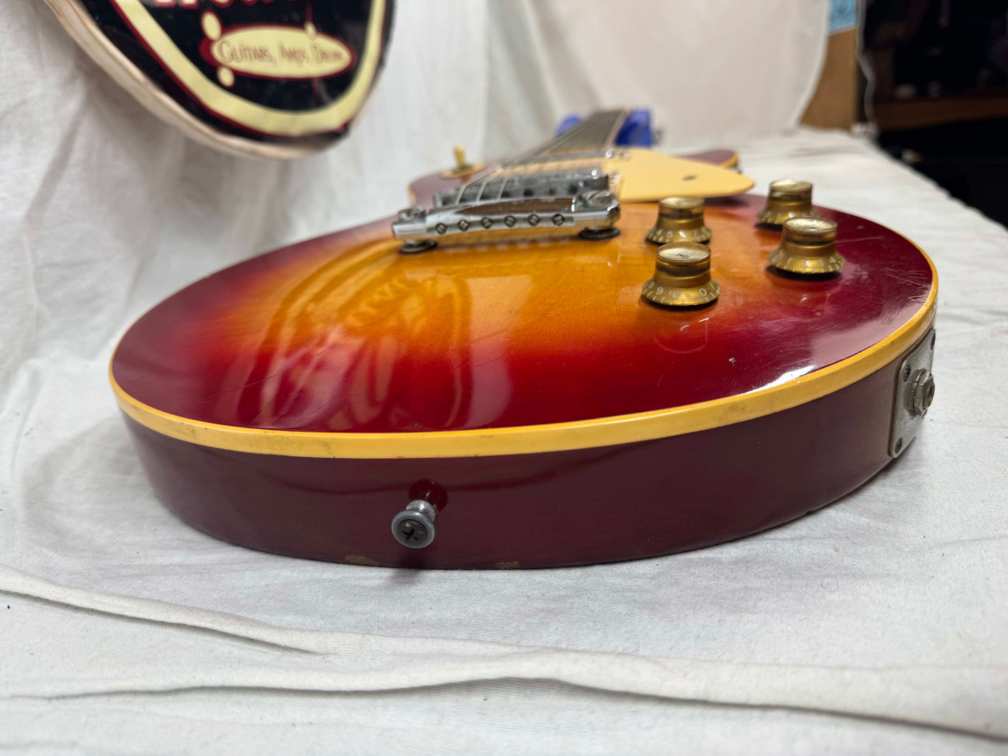 Gibson Les Paul Standard Guitar with Case 1979 - Cherryburst