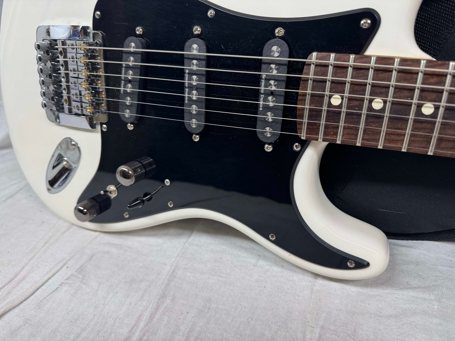 Fender American Performer Stratocaster Guitar with Rexylab Ultimate Strat upgrades/mods + Case 2023 - Arctic White / Rosewood fingerboard