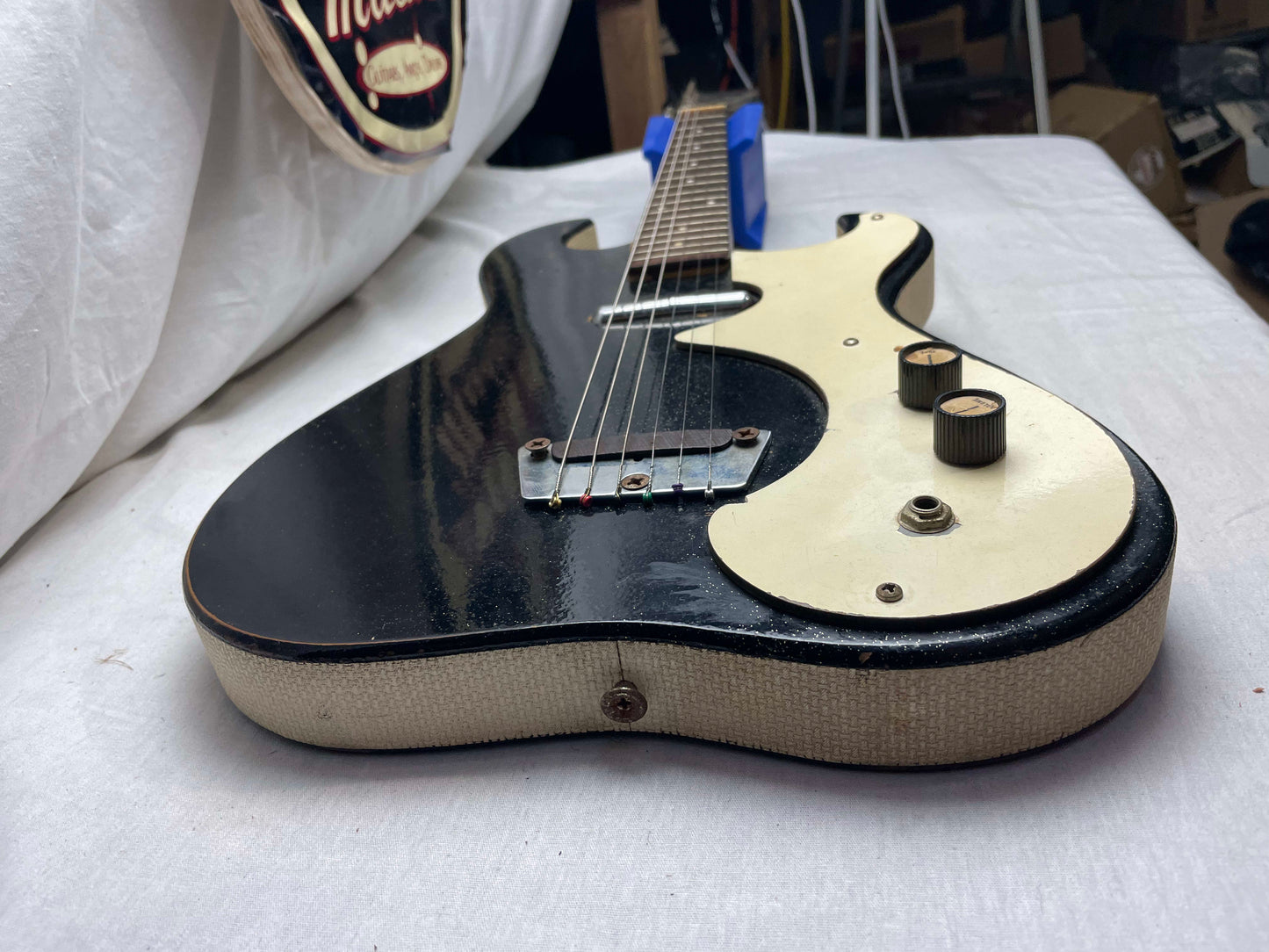 Silvertone 1448 Guitar with Tube Amp in Case Vintage - - Local Pickup Only