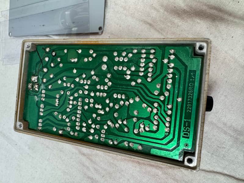 Boss DS-1 Distortion Pedal - missing 1 knob - JRC J001 OpAmp Chip - Image 8