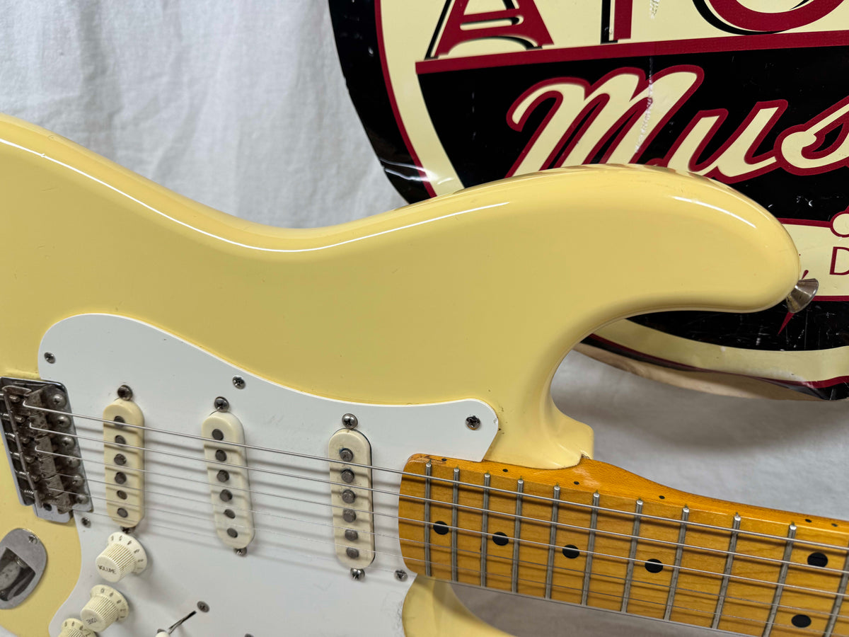 Fender Stratocaster Guitar with Case - CIJ mij Crafted In Japan 2002 - 2004