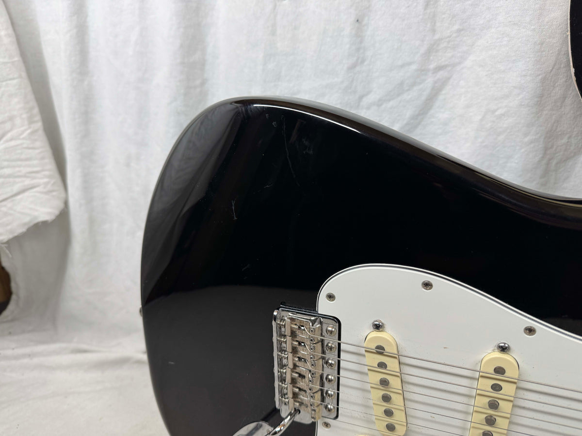 Fender Jimi Hendrix Stratocaster Guitar 2015 - Black / Maple neck