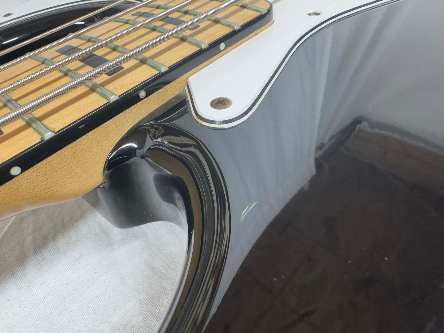 Fender Geddy Lee Signature Jazz Bass 4-string J-Bass - CIJ Crafted In Japan 2002 - 2004 - Black / Maple neck