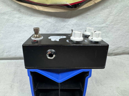 JHS Haunting Mids EQ equalizer & Mid-Boost Pedal