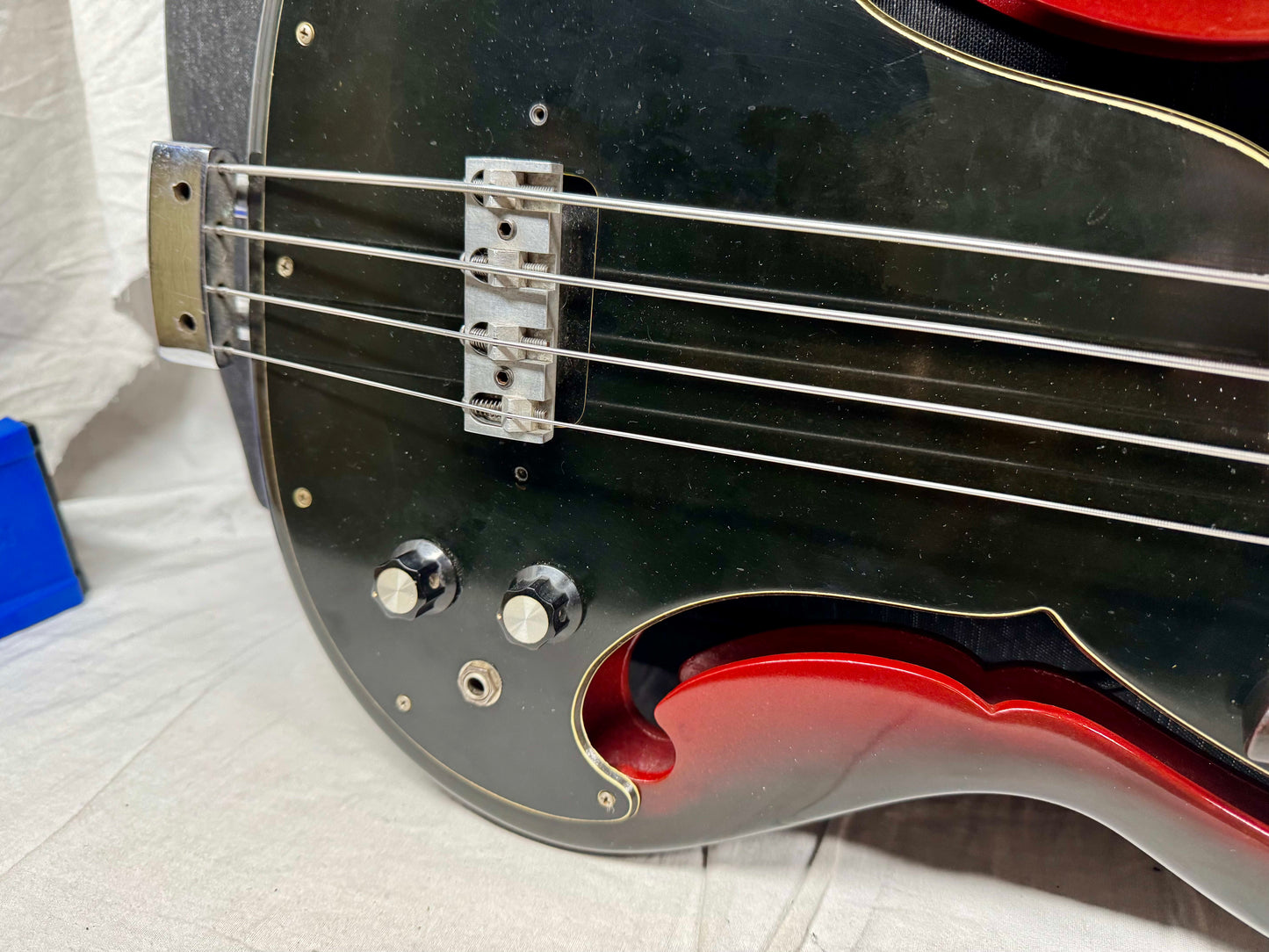 Ampeg AEB-1 aeb1 4-string Scroll Bass with Gig Bag