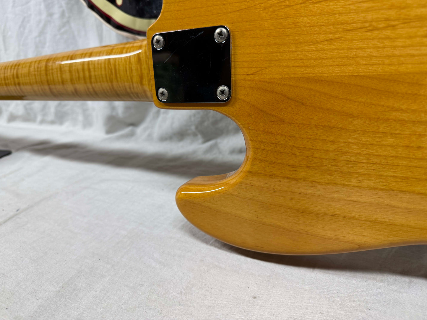 Fender Jazz Bass 4-string J-Bass - photo - Foto Flame - MIJ Made In Japan 1994 - 1995