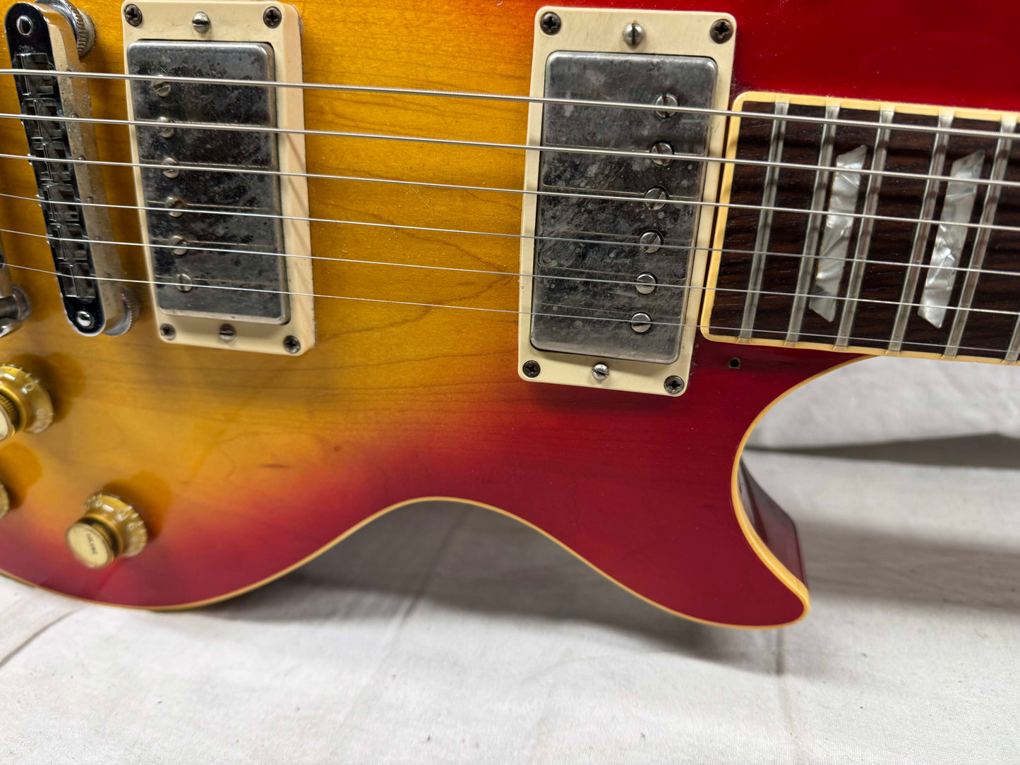 Gibson Les Paul Standard Guitar with Case 1978 - Cherry Sunburst