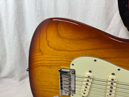 Fender American Deluxe Ash Stratocaster Guitar with Case 2010 - Tobacco Sunburst / Maple neck