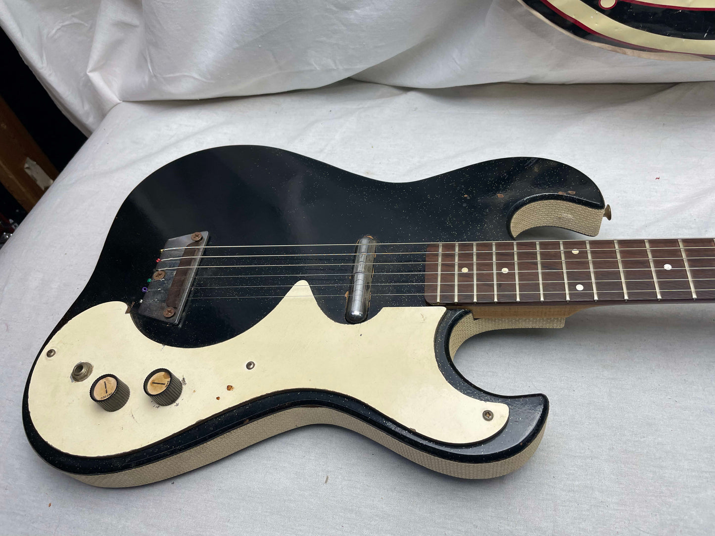 Silvertone 1448 Guitar with Tube Amp in Case Vintage - - Local Pickup Only