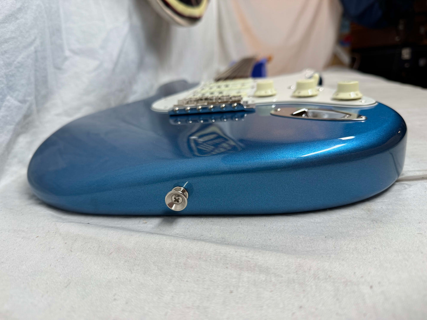 Fender Traditional '60s Stratocaster Guitar - MIJ Made In Japan 2023 - Lake Placid Blue / Rosewood fingerboard