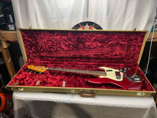 Fender American Jazz Bass '62 Reissue 4-string J-bass with Case 1989 - s/n V042407 with 1982 or 1988 Harness - Candy Apple Red / Rosewood fingerboard