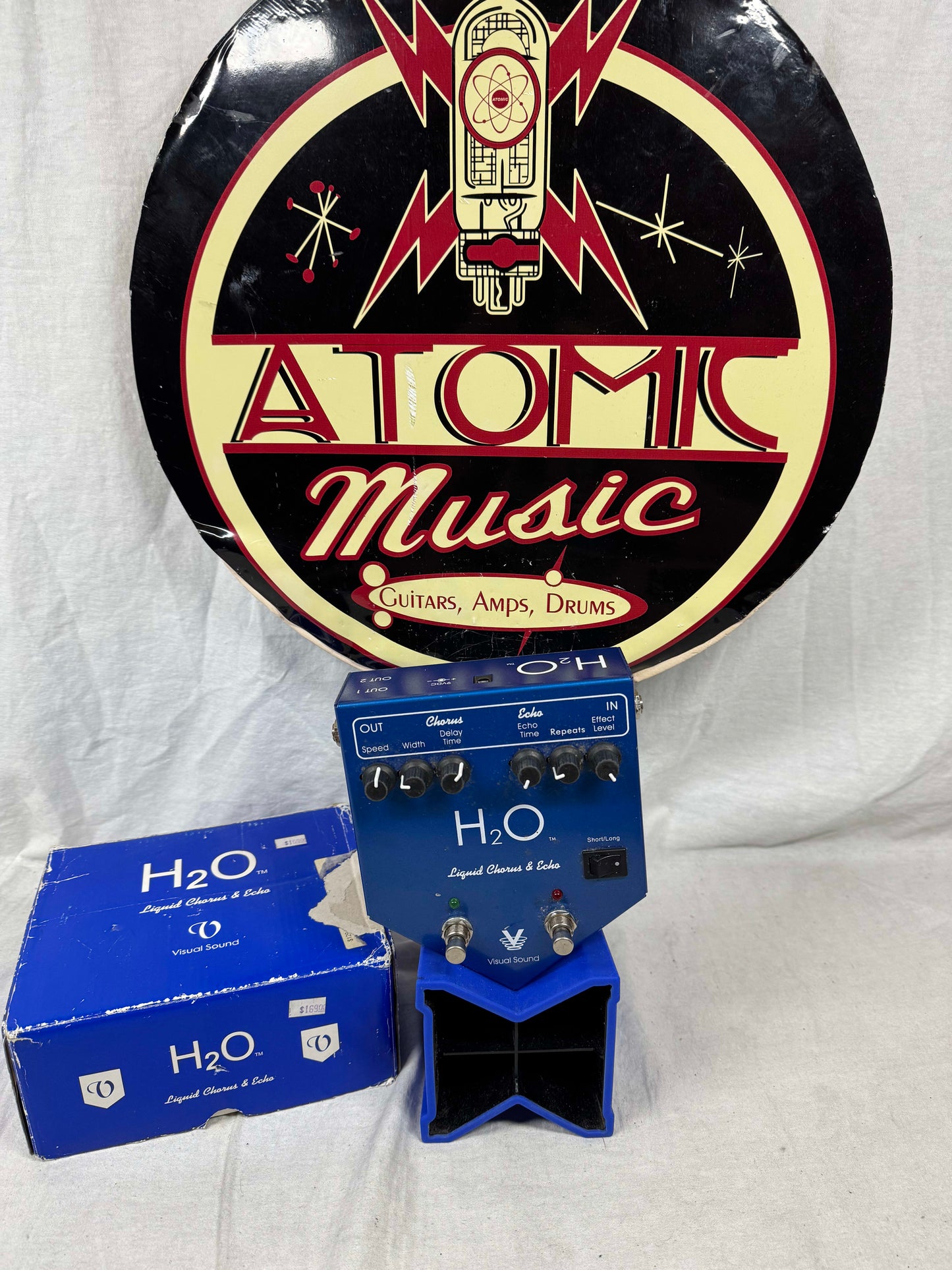 Visual Sound H2O v1 Liquid Chorus & Echo Delay Pedal with Box