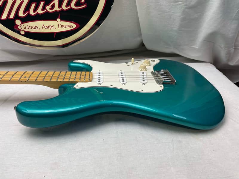 Fender PARTS Stratocaster - 1999 American Deluxe neck on 1983 Dan Smith-era Standard Strat body with Case - Image 11