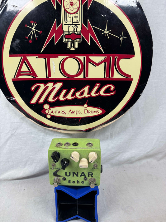 DMB Pedals Lunar Echo Delay Pedal
