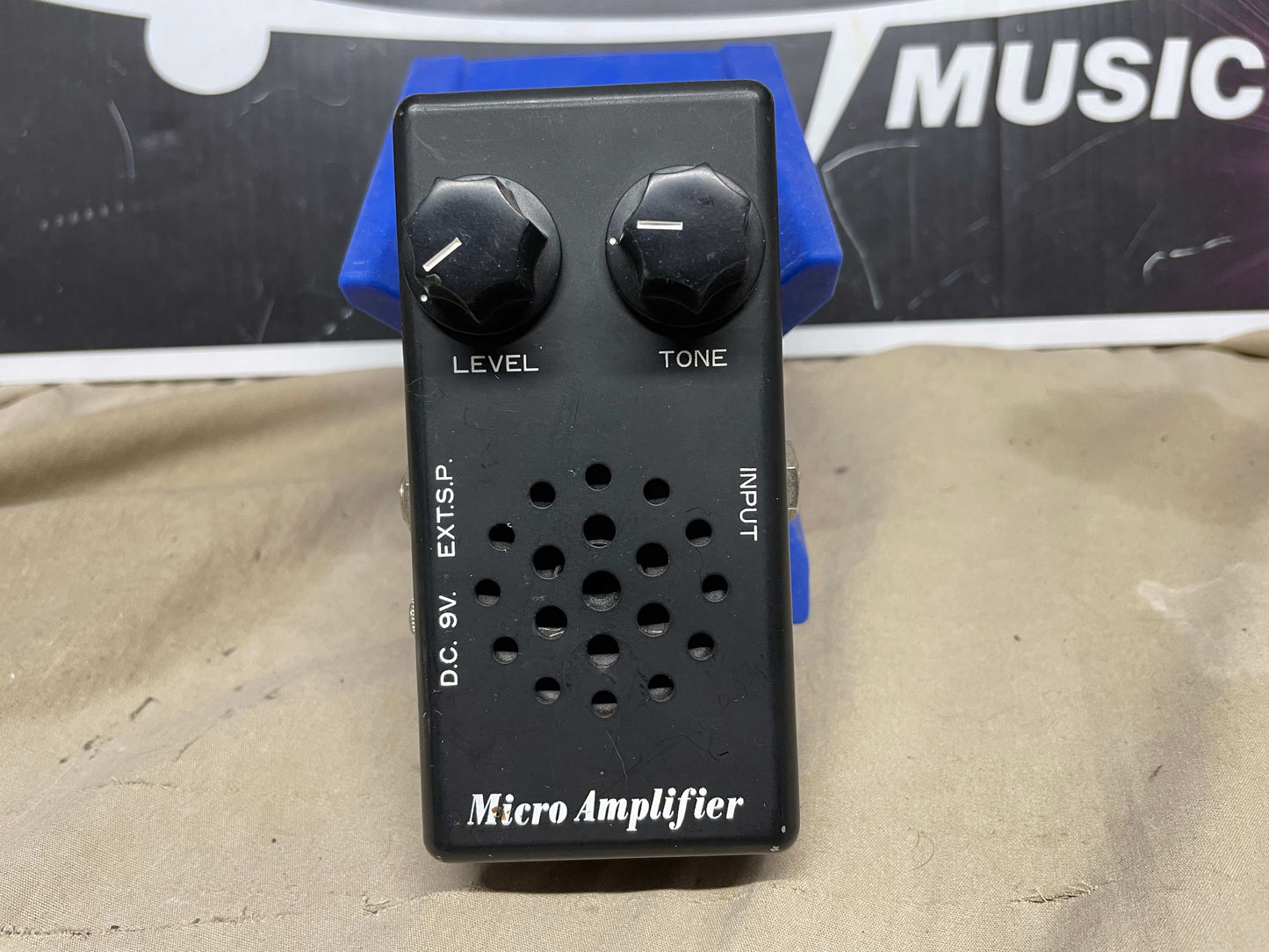 Asama Engineering ( Coron ) Power Amplifier Pedal Black