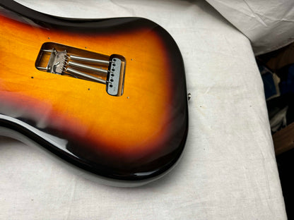 Fender Deluxe Roadhouse Stratocaster Guitar 2008 - Brown Sunburst / Maple neck