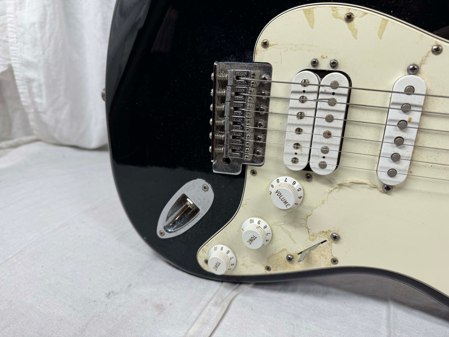 Fender Standard Stratocaster HSS Guitar - MIM Mexico 2007 - Black / Rosewood fingerboard