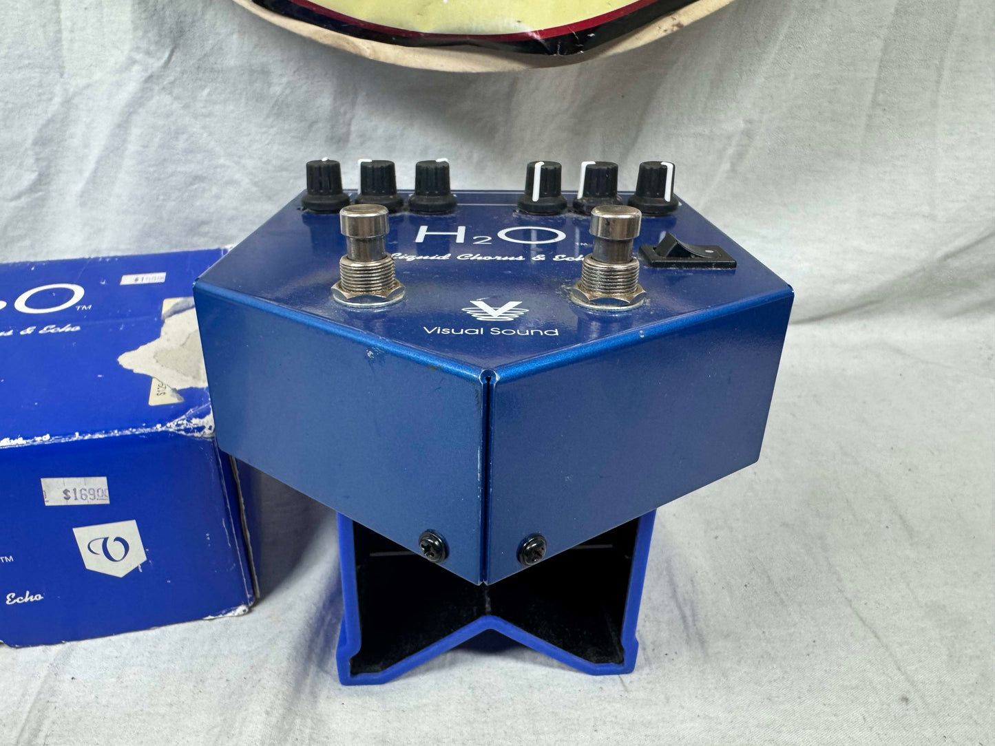 Visual Sound H2O v1 Liquid Chorus & Echo Delay Pedal with Box