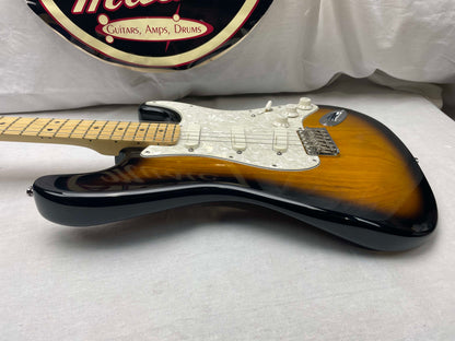 Fender Buddy Guy Stratocaster Guitar with Case 1999 - 2-Color Sunburst / Maple fingerboard