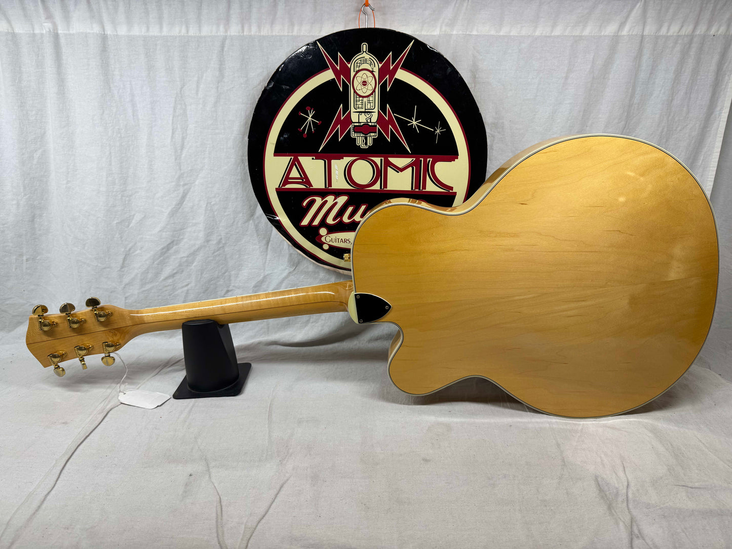 Gretsch Country Club Model 7576 Singlecut Hollowbody Guitar with Case 1979