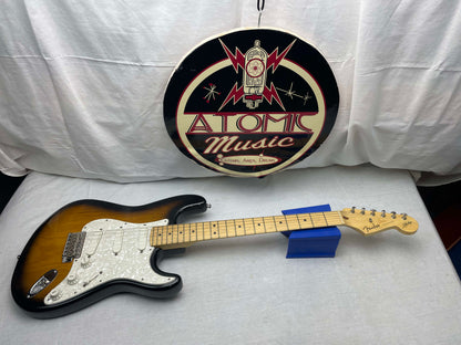 Fender Buddy Guy Stratocaster Guitar with Case 1999 - 2-Color Sunburst / Maple fingerboard