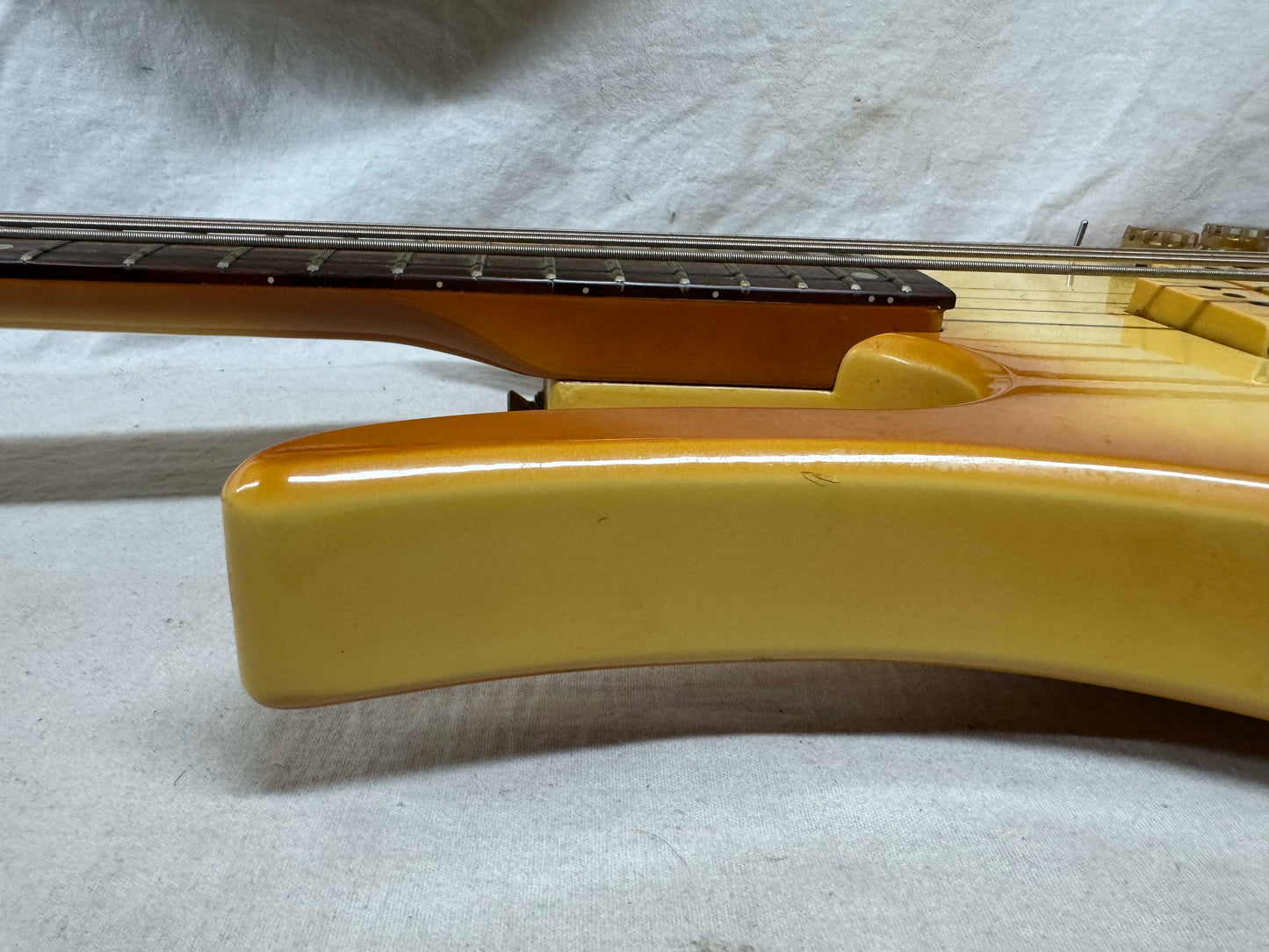 Hondo II Professional Longhorn 4-string Bass with Case Vintage