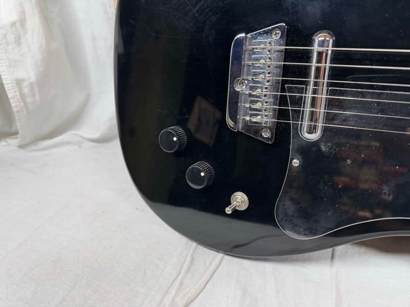 Danelectro '56 U2 Pro Guitar with Gig Bag - Image 4