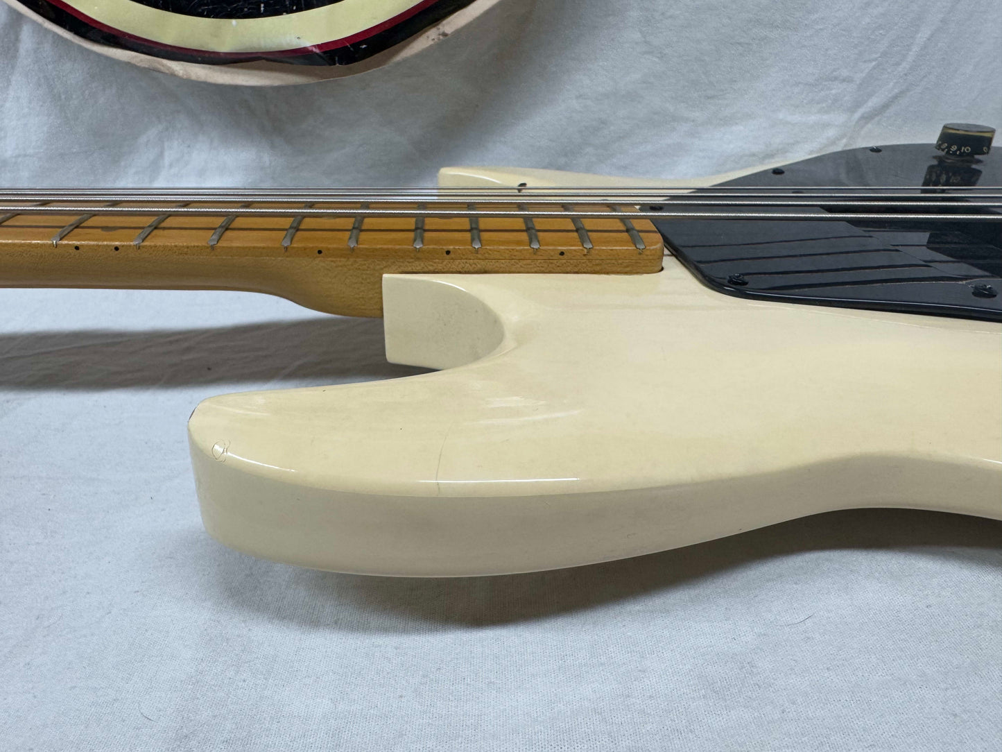 Gibson The Grabber 4-string Bass  - truss rod maxed / AS-IS  - Rare - White