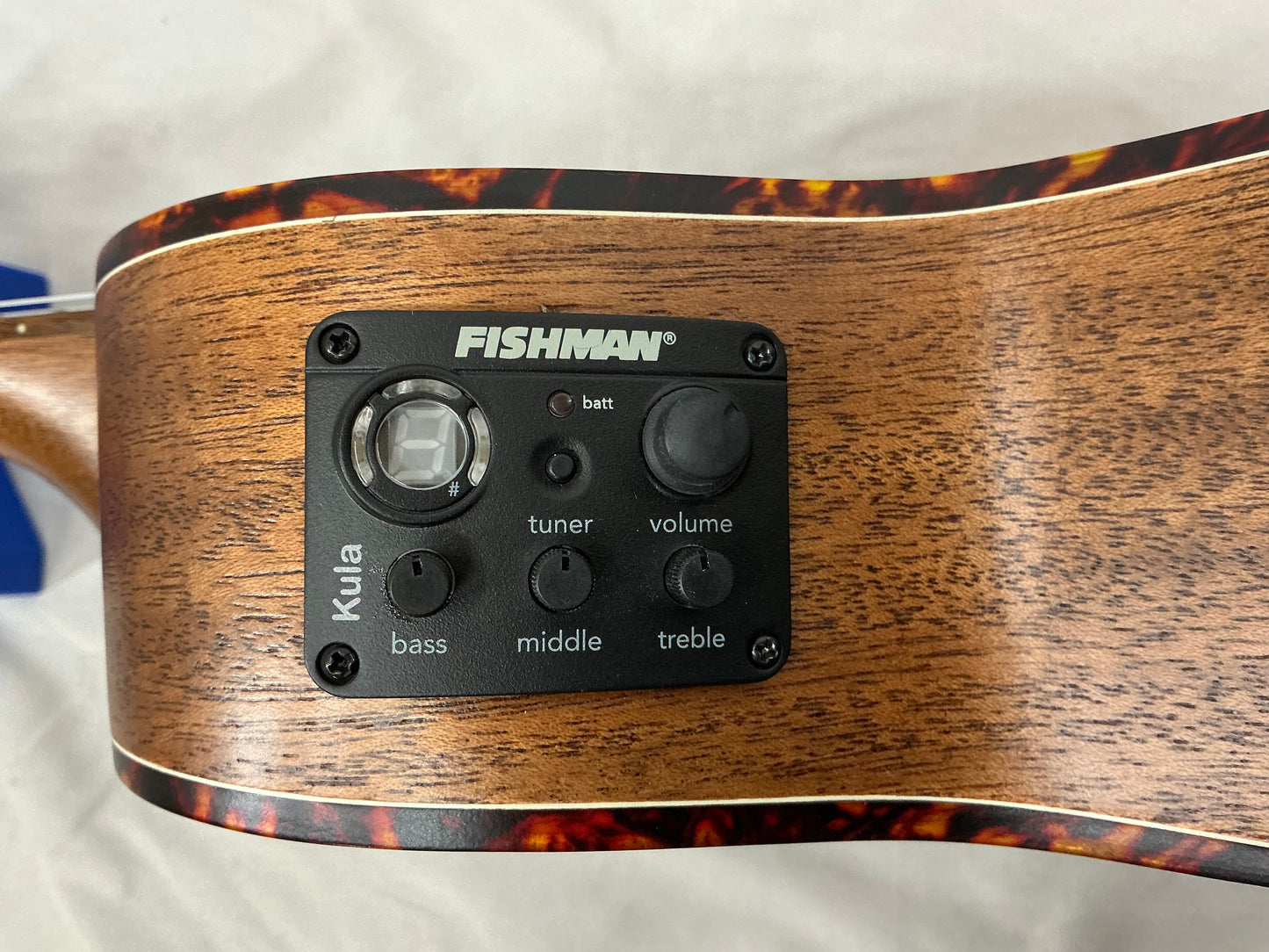 Kala KA-SMHTE Ukelele w/ Case