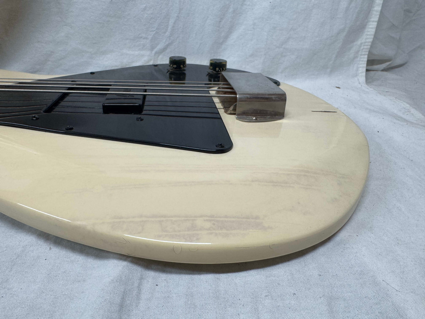 Gibson The Grabber 4-string Bass  - truss rod maxed / AS-IS  - Rare - White