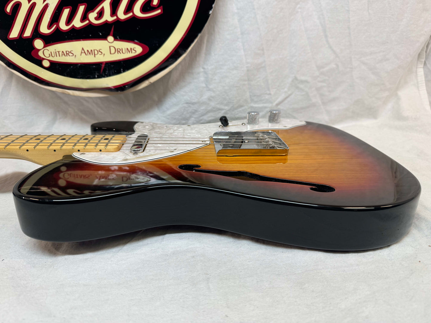 Fender Classic Series '69 Telecaster Thinline Guitar with Case 2009 - 3-Color Sunburst / Maple neck