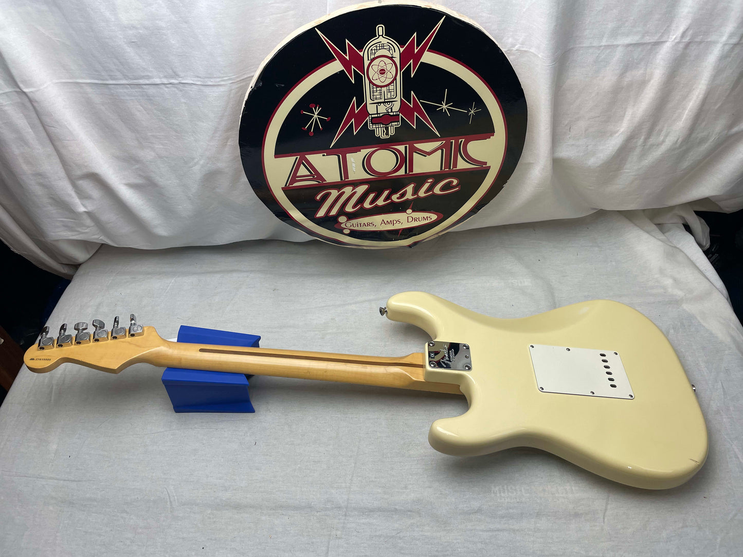 Fender American Standard Stratocaster Guitar with Lace Sensor pickups + Case 2005 - Buttercream or Honey Blonde or Yellow White / Maple neck